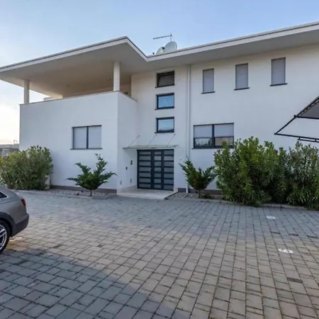 Bella Apartment Vantacici