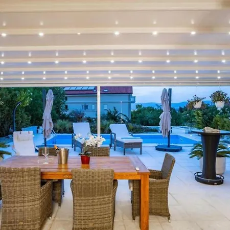 Apartament Bella Vantacici