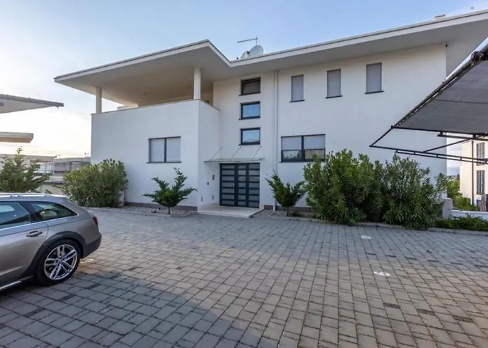 Bella Lejlighed Vantacici